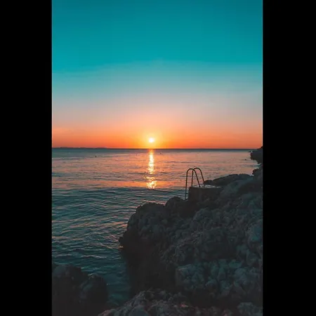 Cozy In Croatia Next To The Beach, 8 People Apartman