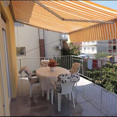Cozy In Croatia Next To The Beach, 8 People Apartman Zadar